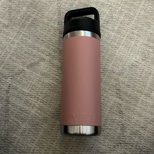 YETI Rambler 18 oz Bottle with Chug Cap Sandstone